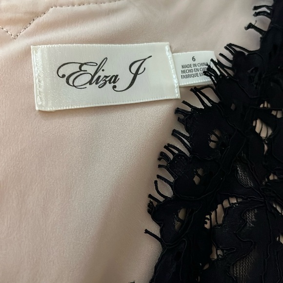 Lace cocktail dress NWT - Picture 4 of 5